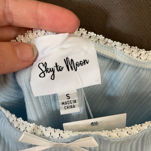 Sky to Moon Lacy Baby Blue Crop Tank - Picture 4 of 6